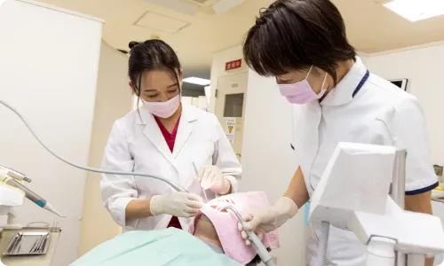 口腔外科の専門医による治療